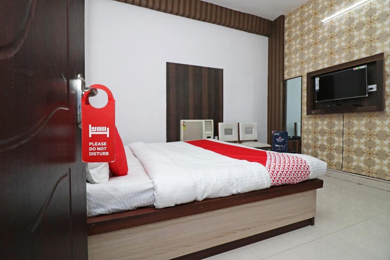 Oyo 24572 Express Inn Лакнау Екстериор снимка