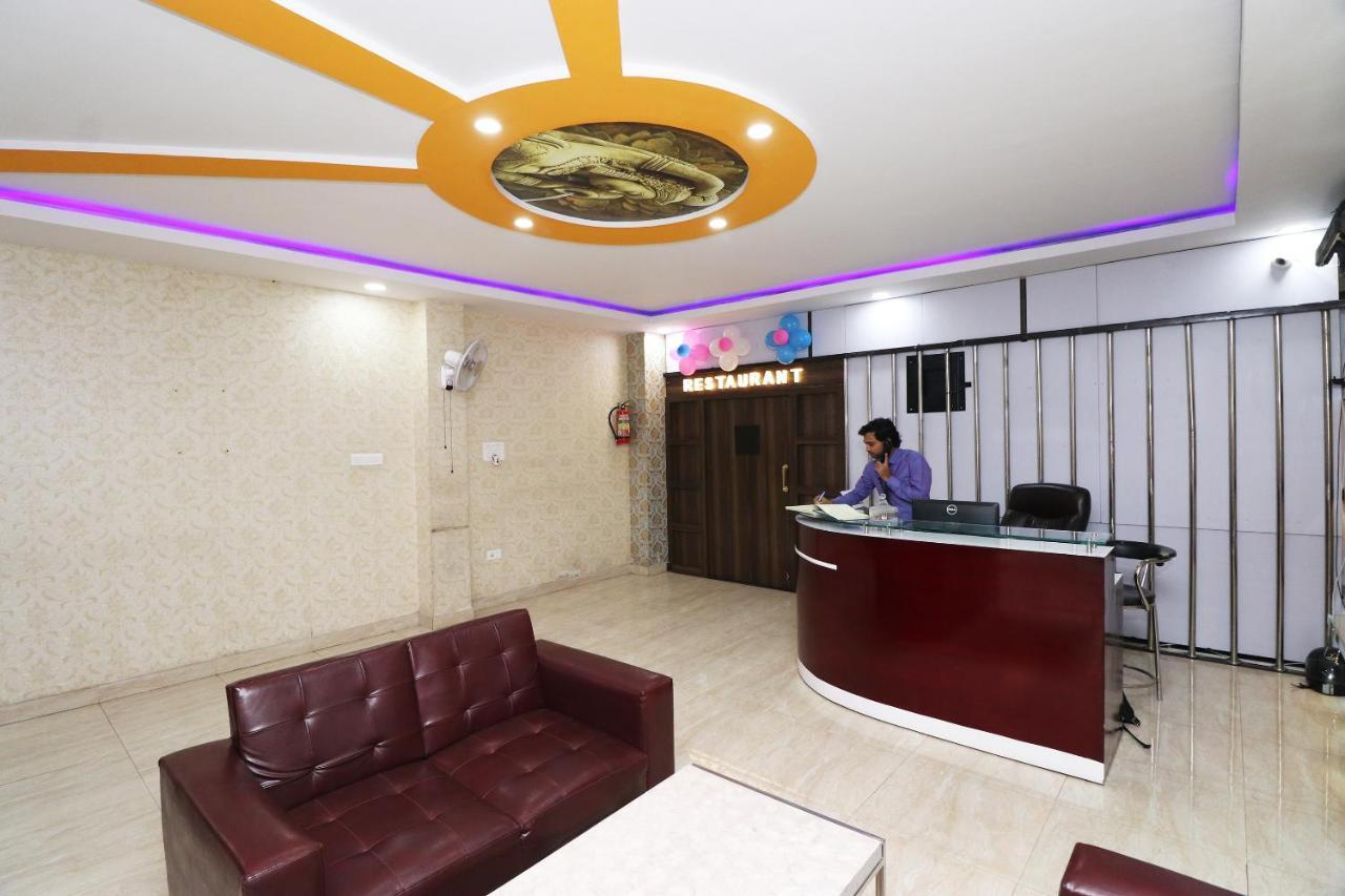 Oyo 24572 Express Inn Лакнау Екстериор снимка